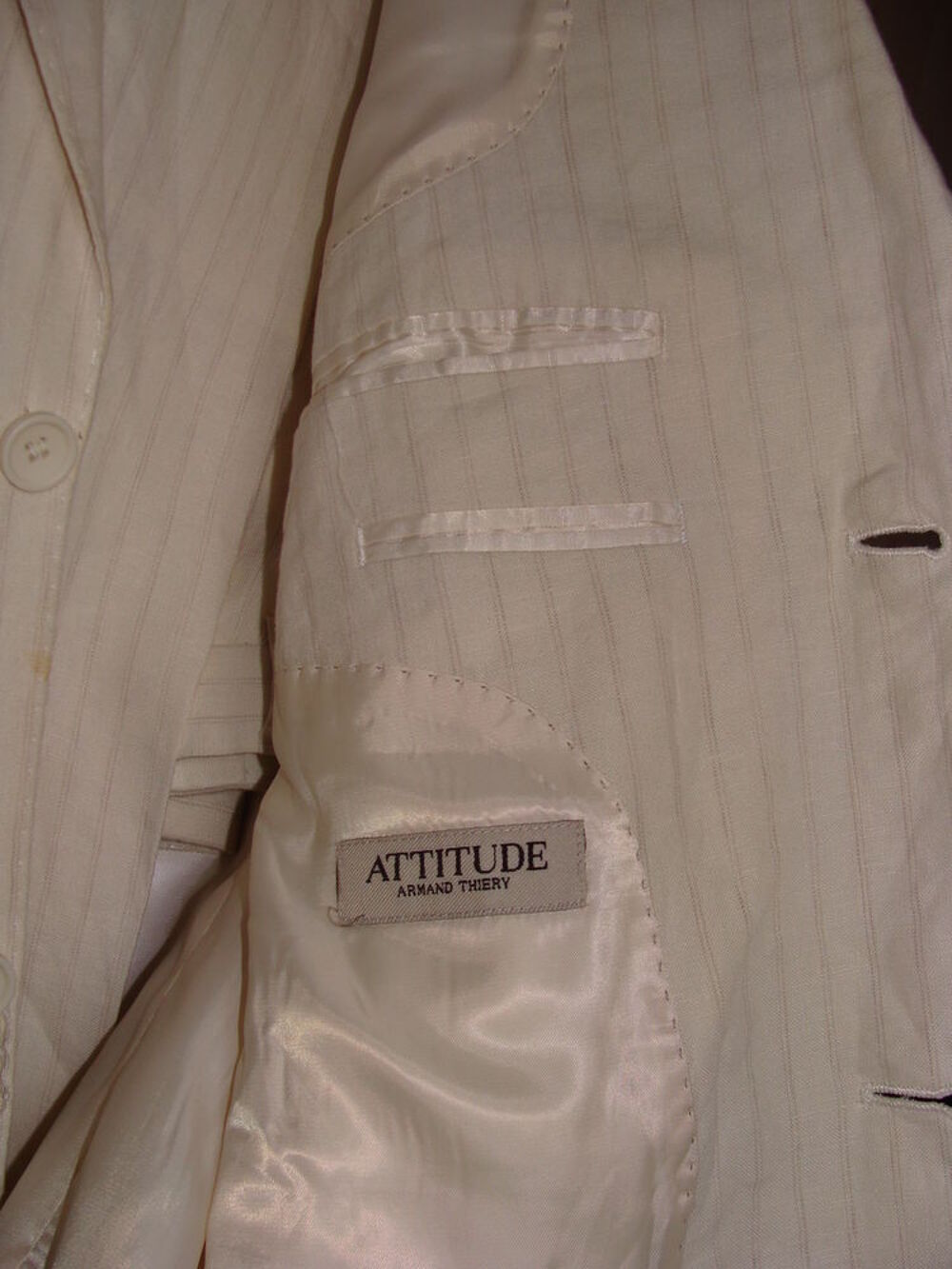 Costume en lin Armand Thiery
Vêtements