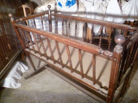 Berceau d'enfant � bascule 50 Lansargues (34)