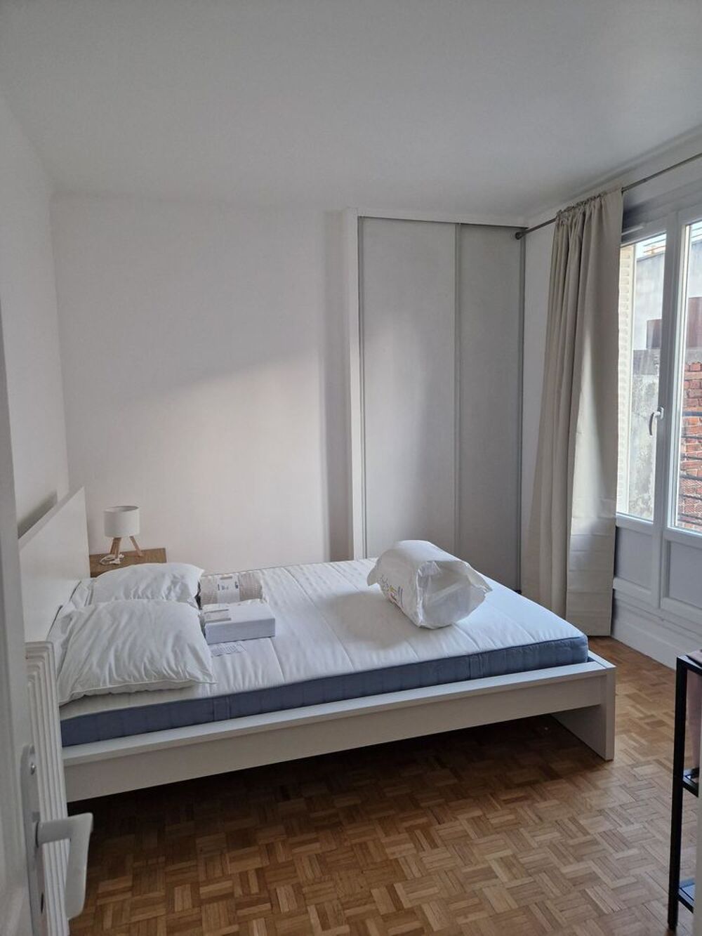 Location Appartement 3 Pieces meuble - parking. Paris 15