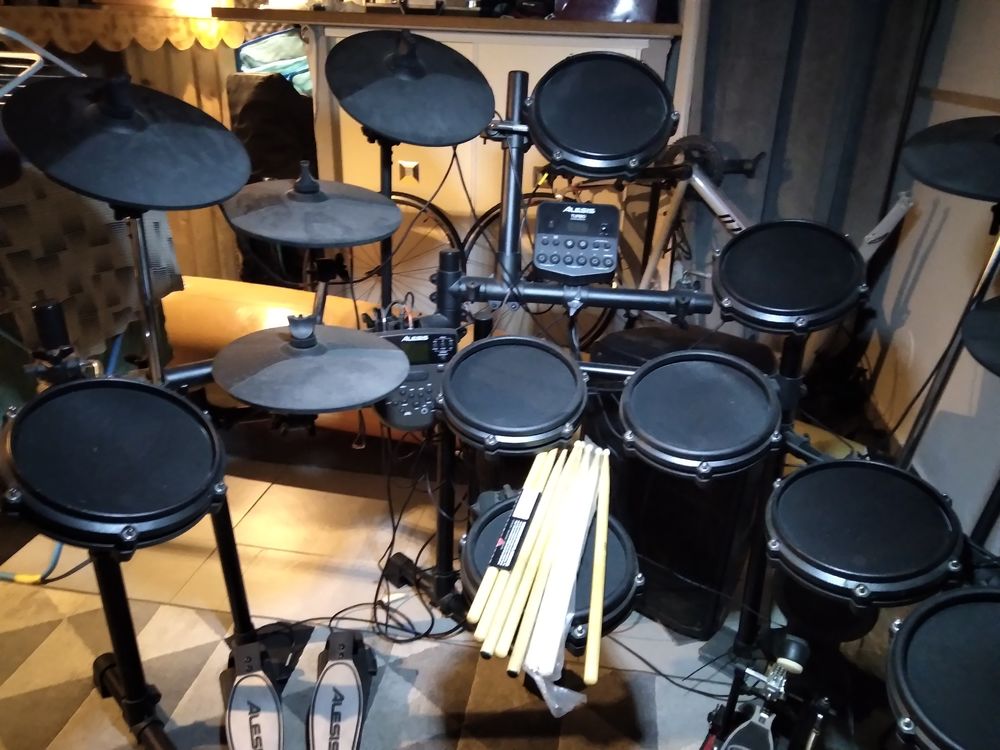 batterie alesis nitro et turbo Instruments de musique