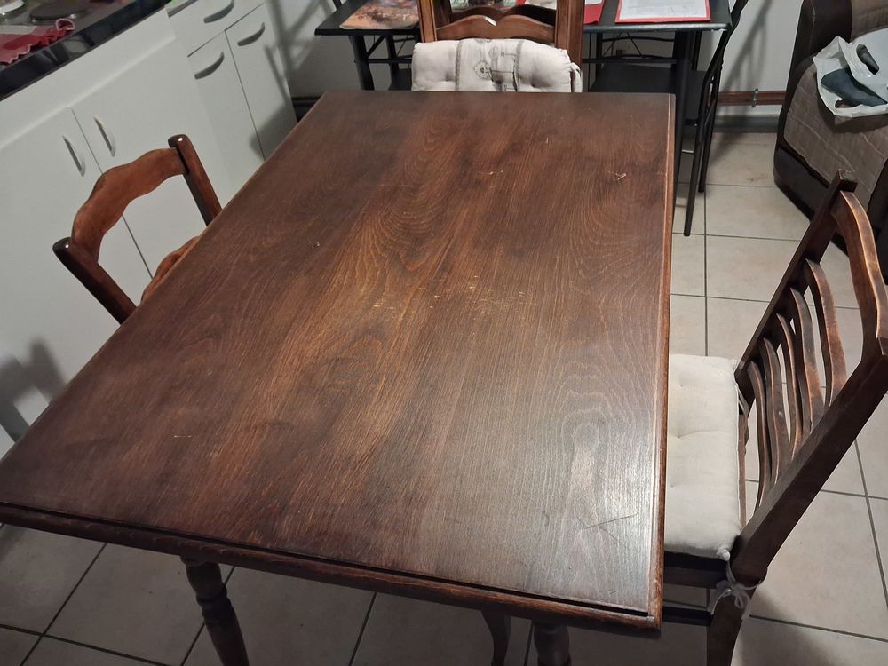 table avec 4 chaises Meubles