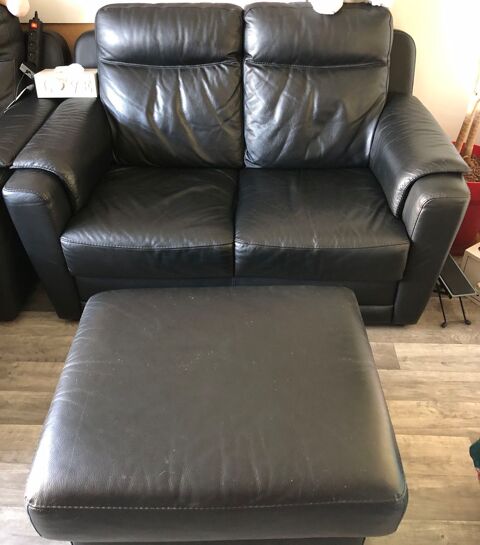 Canap cuir et son pouf 400 Pontoise (95)