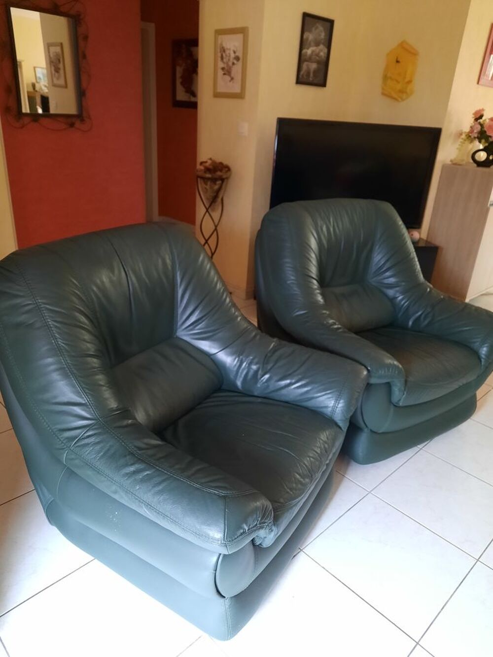 2 canap&eacute;s cuir Meubles