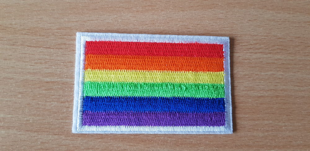 &eacute;cusson brod&eacute; 
drapeau arc en ciel lgbt +
8,5x4,5 cm
Maroquinerie