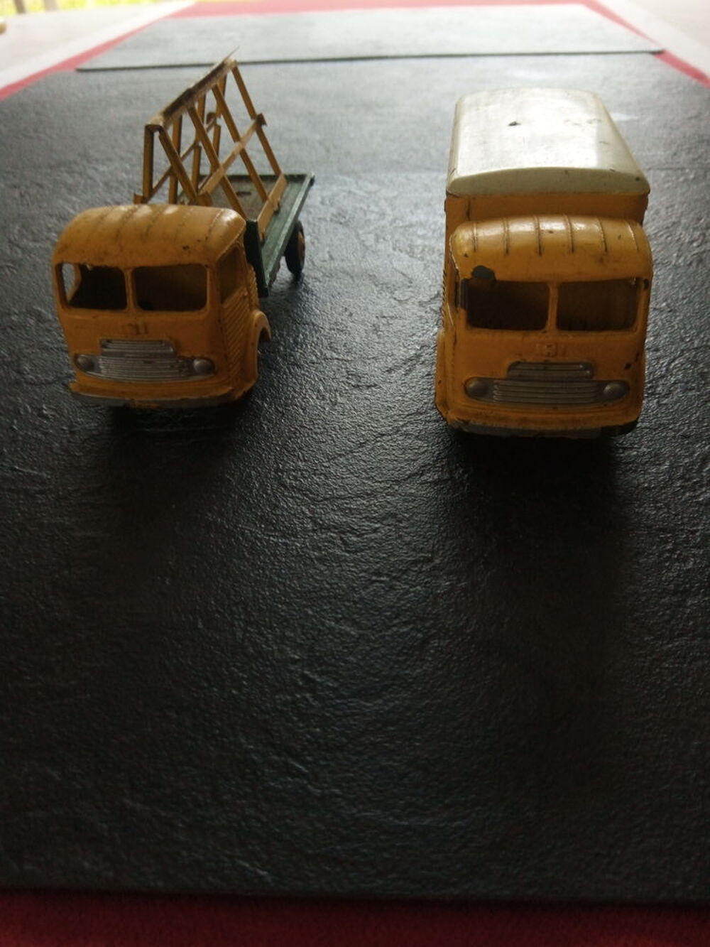 Dinky toys pi&egrave;ces anciennes Jeux / jouets