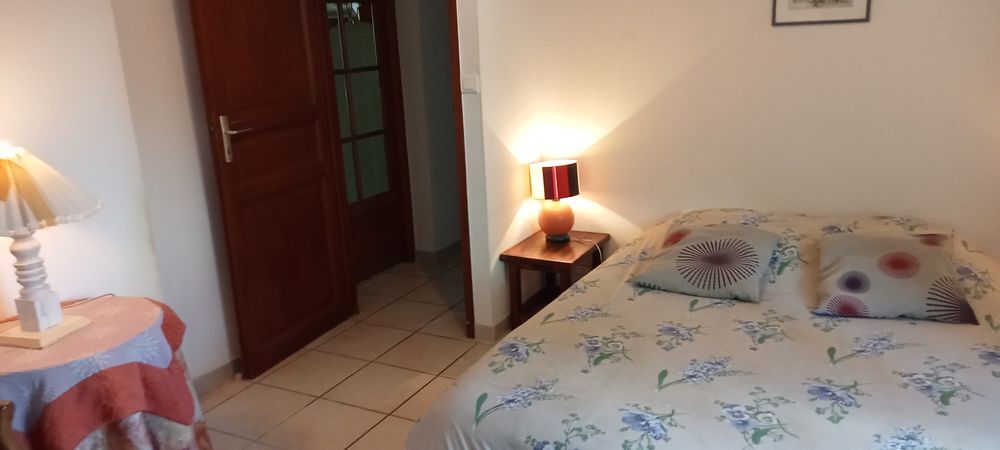  Maison en campagne avec piscine. Provence-Alpes-Côte d'Azur, Pernes-les-Fontaines (84210)