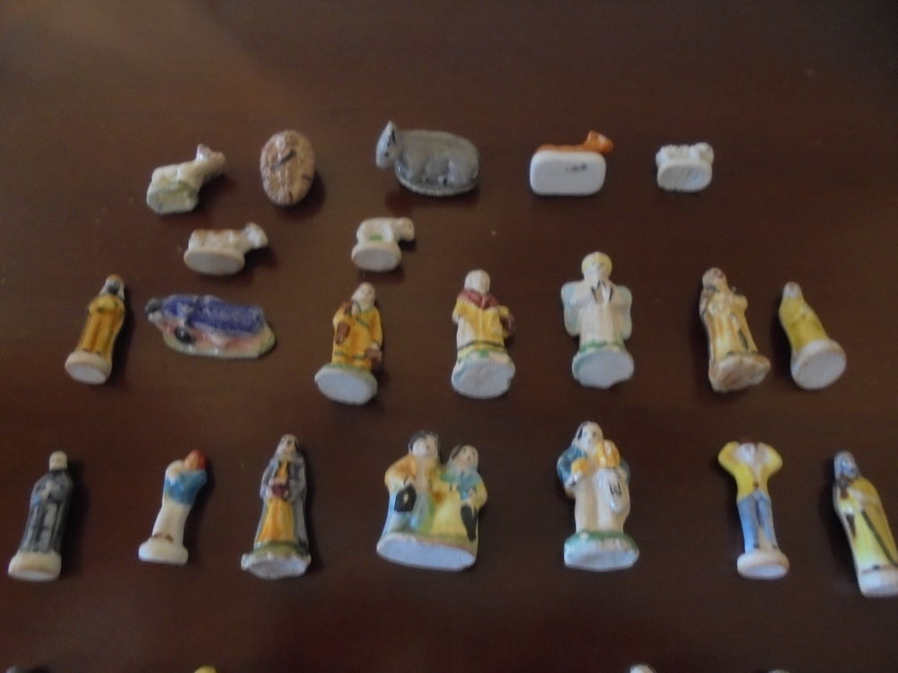Collection f&egrave;ves santons 
