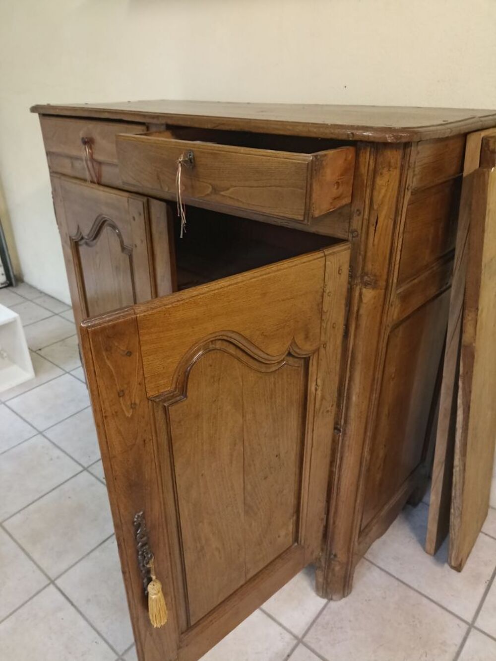 buffet type "Homme Debout" Meubles