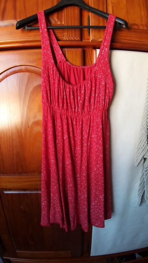 Robe rouge florale 8 Perpignan (66)