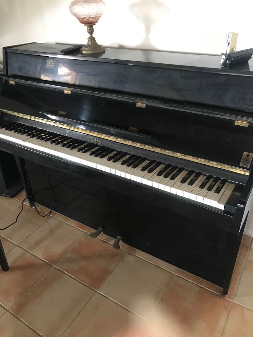 Piano droit Royale Instruments de musique