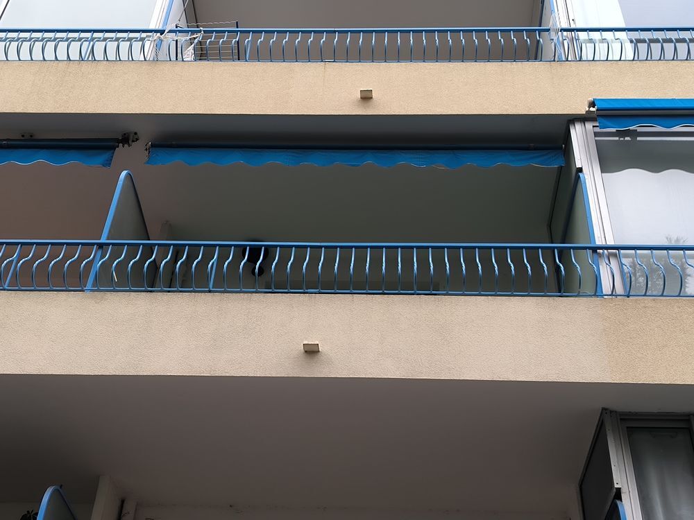 Location Appartement T1 traversant 31m2, cuisine séparée, terrasse, parking, cave Cannes