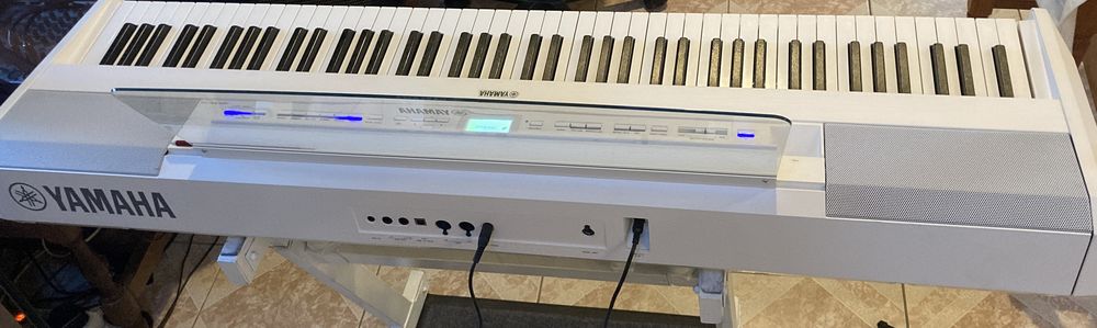 Piano num&eacute;rique YAMAHA P515 blanc + pied blanc Instruments de musique