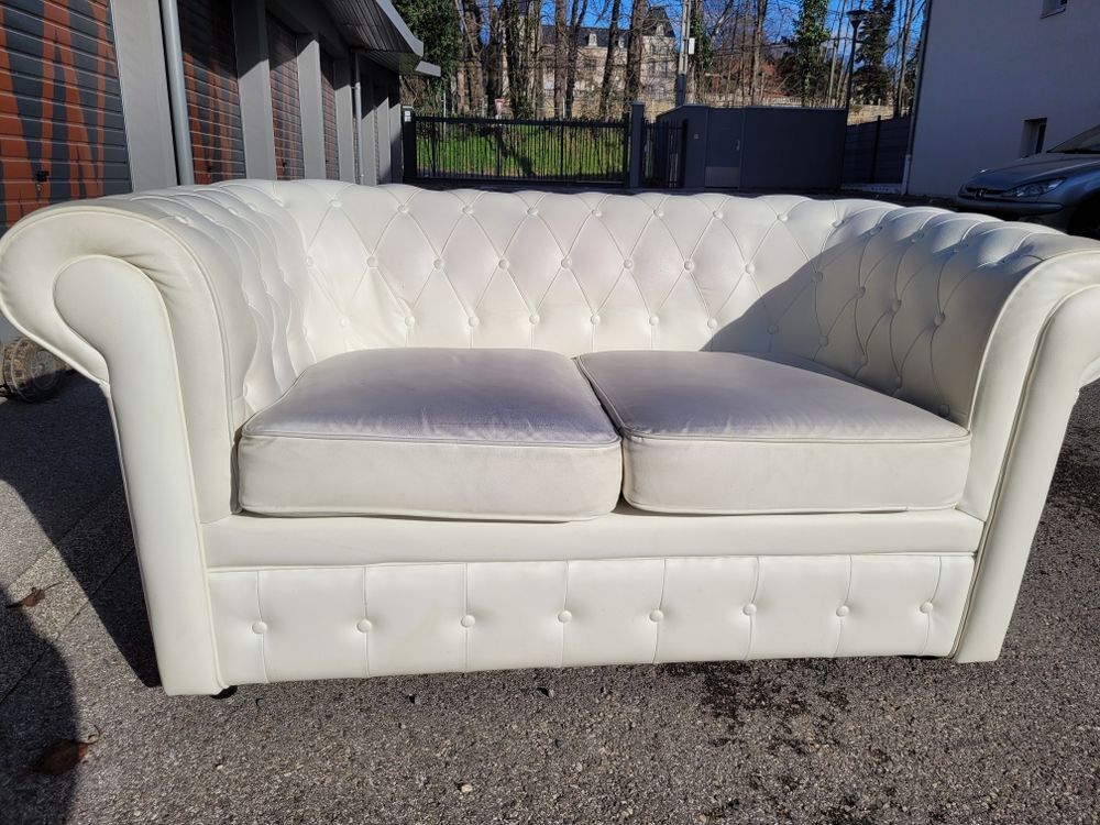 Canap&eacute; chesterfield Meubles