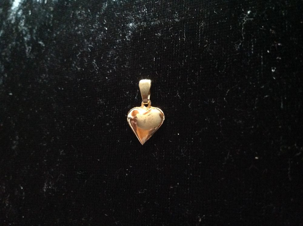 PENDENTIF COEUR DOR&Eacute; Envoi Possible Bijoux et montres