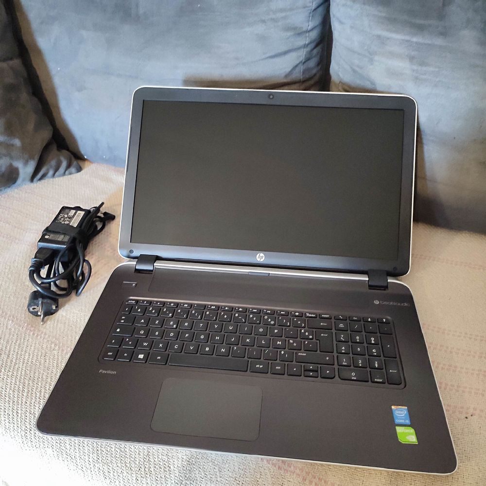 Pc portable Hp 670go Intel core i5 4Go Ram 17pouces Matériel informatique