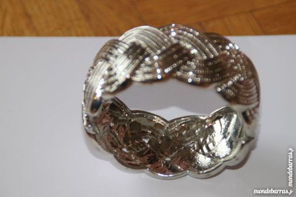 Bracelet imitation tressage (28B) Bijoux et montres