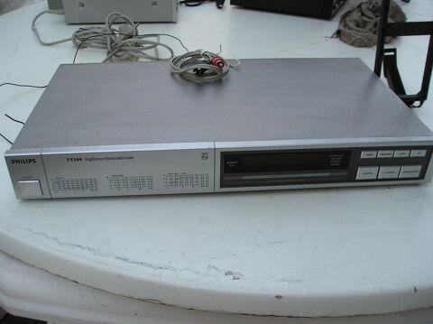  TUNER Philips FT144  vintage
30 Sept�mes-les-Vallons (13)