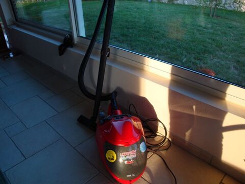 Aspironettoyeur  vapeur  Polti 2300 watts 200 Saint-Alban-Leysse (73)