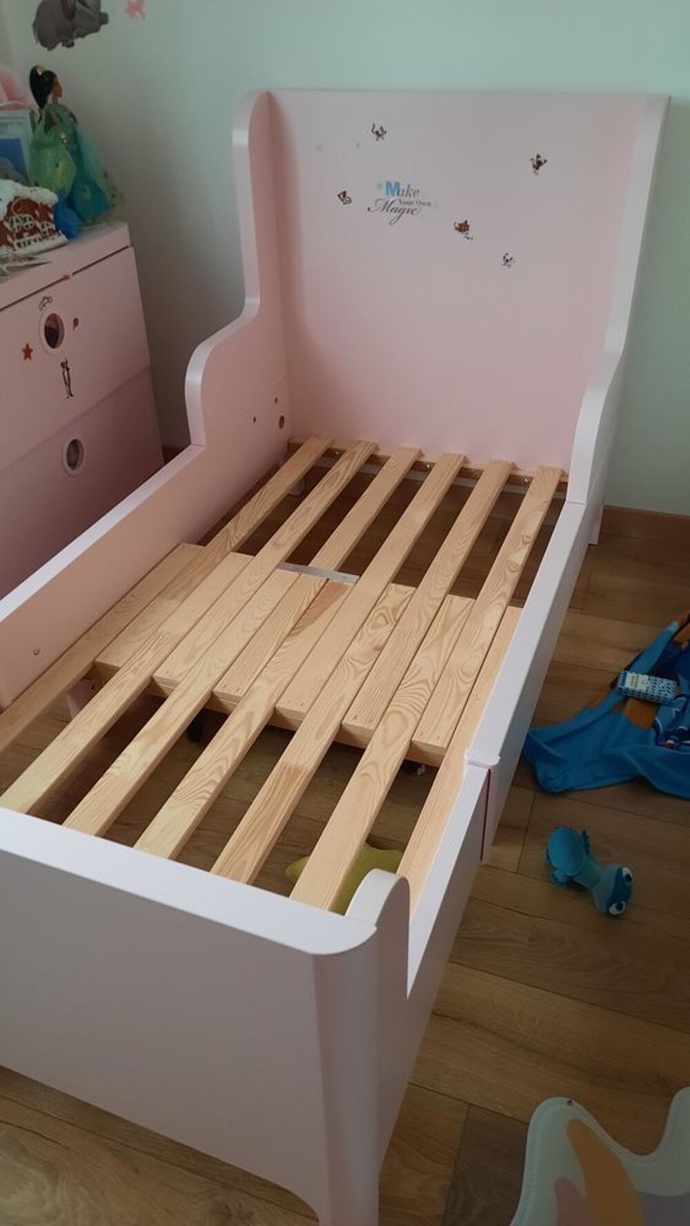 Lit &eacute;volutif enfant rose BUSUNGE + matelas Mobilier enfants
