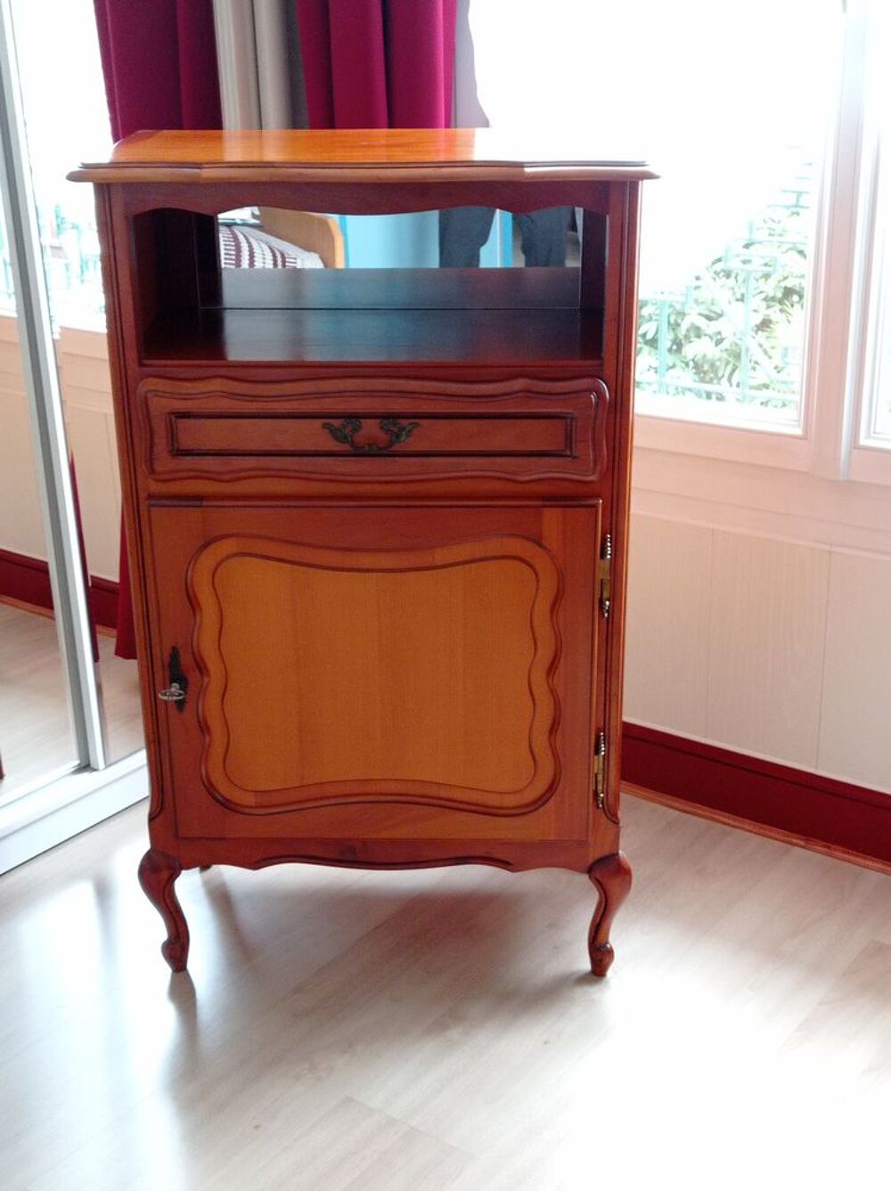 Commode en merisier Meubles