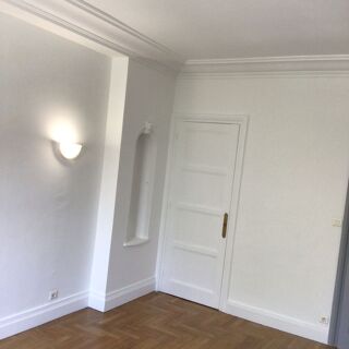  Appartement à louer 5 pièces 130 m²