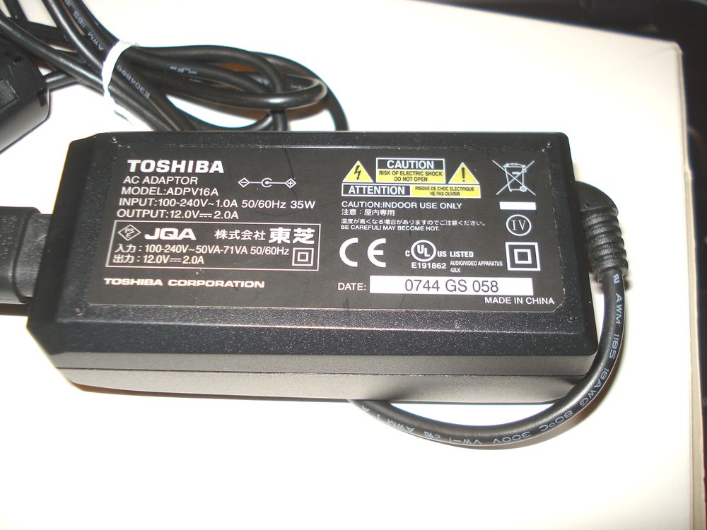 Chargeur Toshiba 12V 2A Matériel informatique
