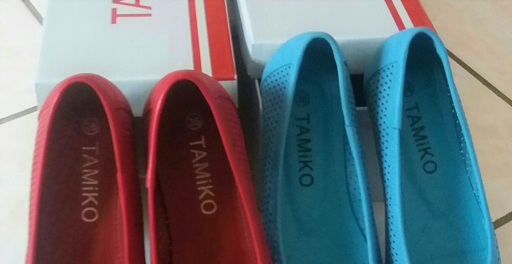 Chaussures ballerines &eacute;t&eacute; rouge ou bleu turquoise - P 36 Chaussures