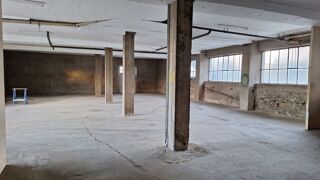  Remise / Grange � louer 2 pi�ces 300 m�