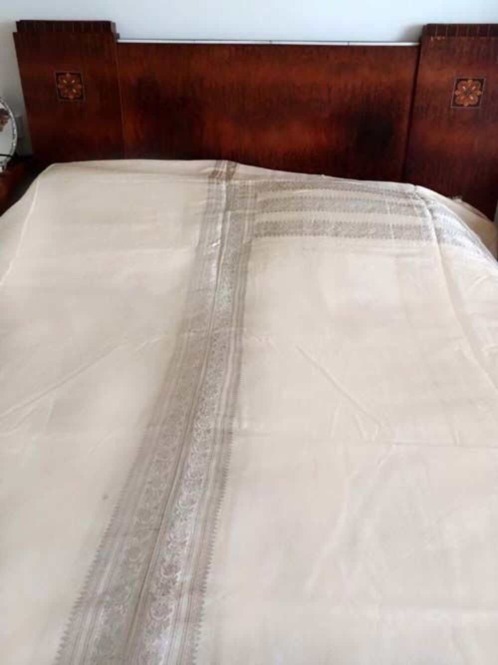Couvre lit en sari brod&eacute; argent 220 x 240 cm TBE Décoration