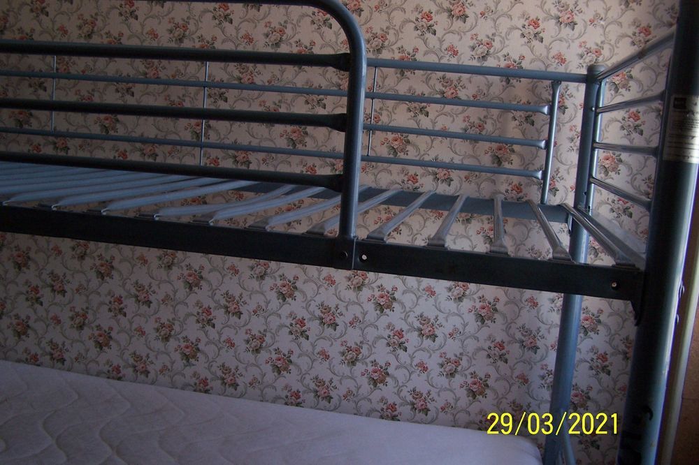 A SAISIR LITS JUMEAUX SUPER ETAT STRUCTURE TOUT EN METAL Meubles