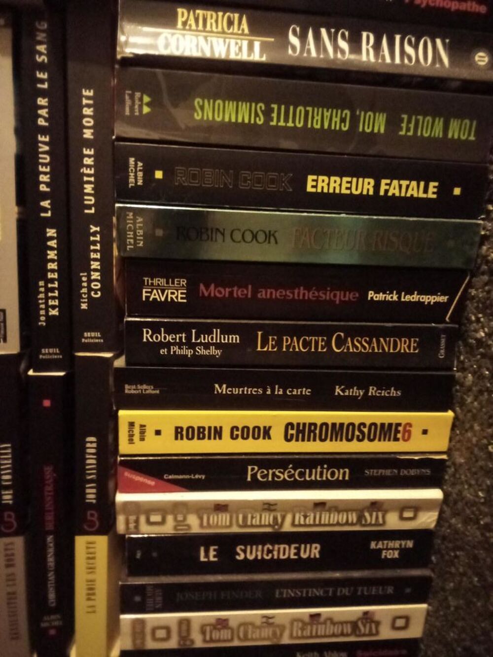 LOT DE 160 LIVRES THRILLERS, ROMANS NOIRS, GRAND FORMAT Livres et BD