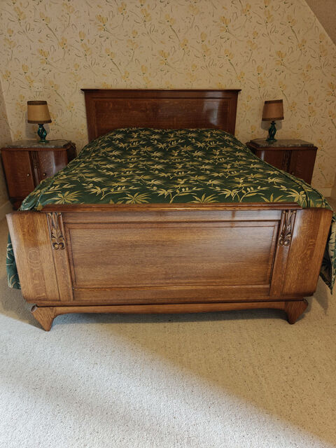 Chambre Ann�e 1950-60 Vintage en ch�ne scult�e M�zi�res-sur-Seine (78)
