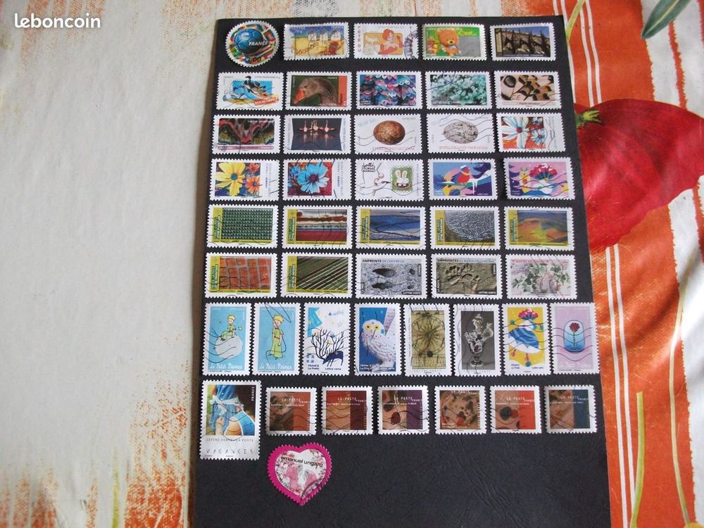 Lot de 46 timbres adh&eacute;sifs France (Fran&ccedil;ais) diff&eacute;rents. 