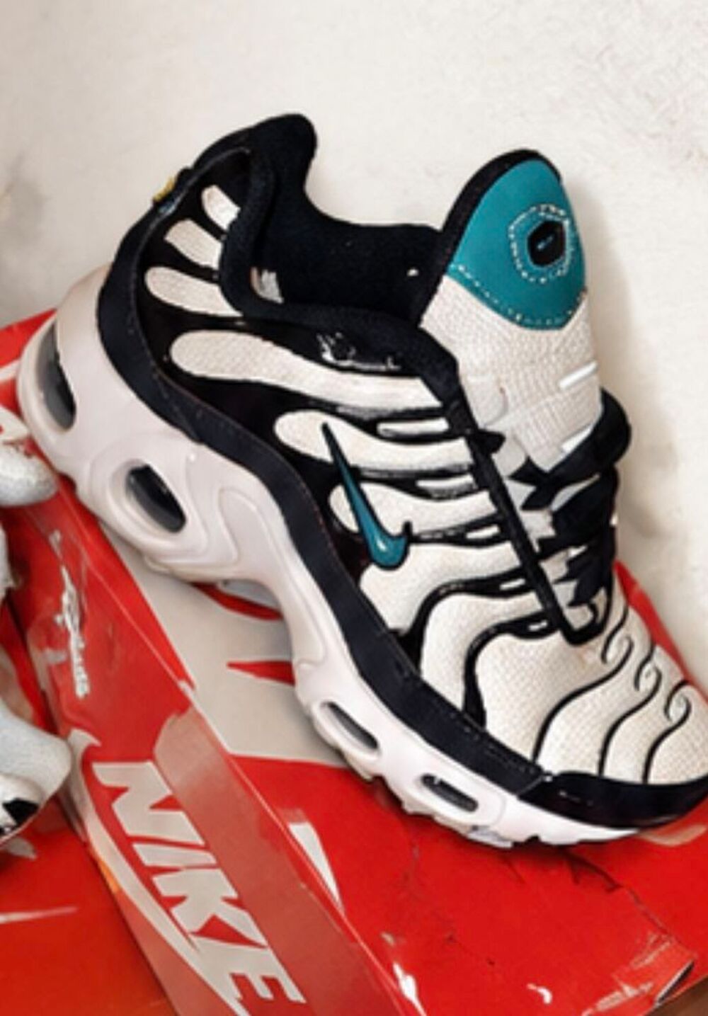Basket de sport gris et jaune &agrave; lacets Chaussures