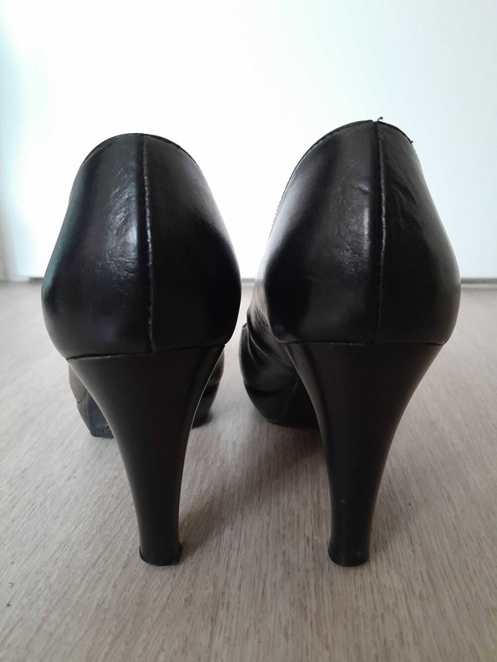 Echange chaussures contre robes Chaussures