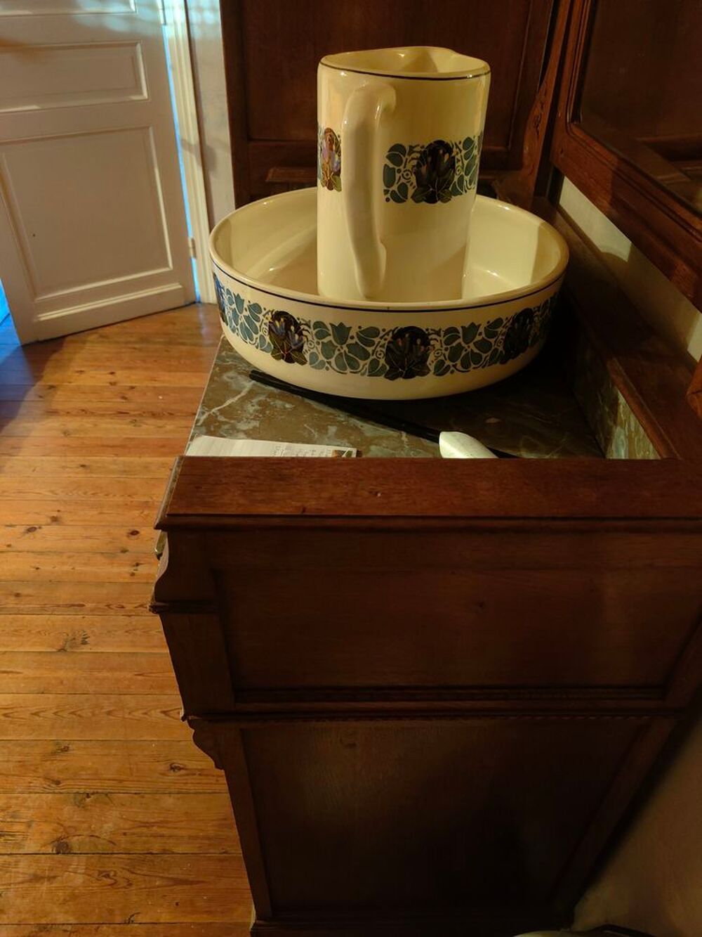 meuble lavabo avec vasque, broc et support savon Meubles