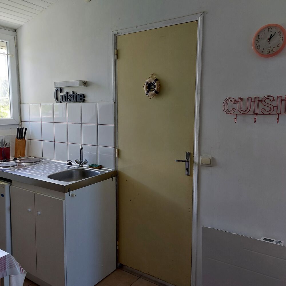 Location Appartement Studio meublé à l'année à partir du 16 septembre 