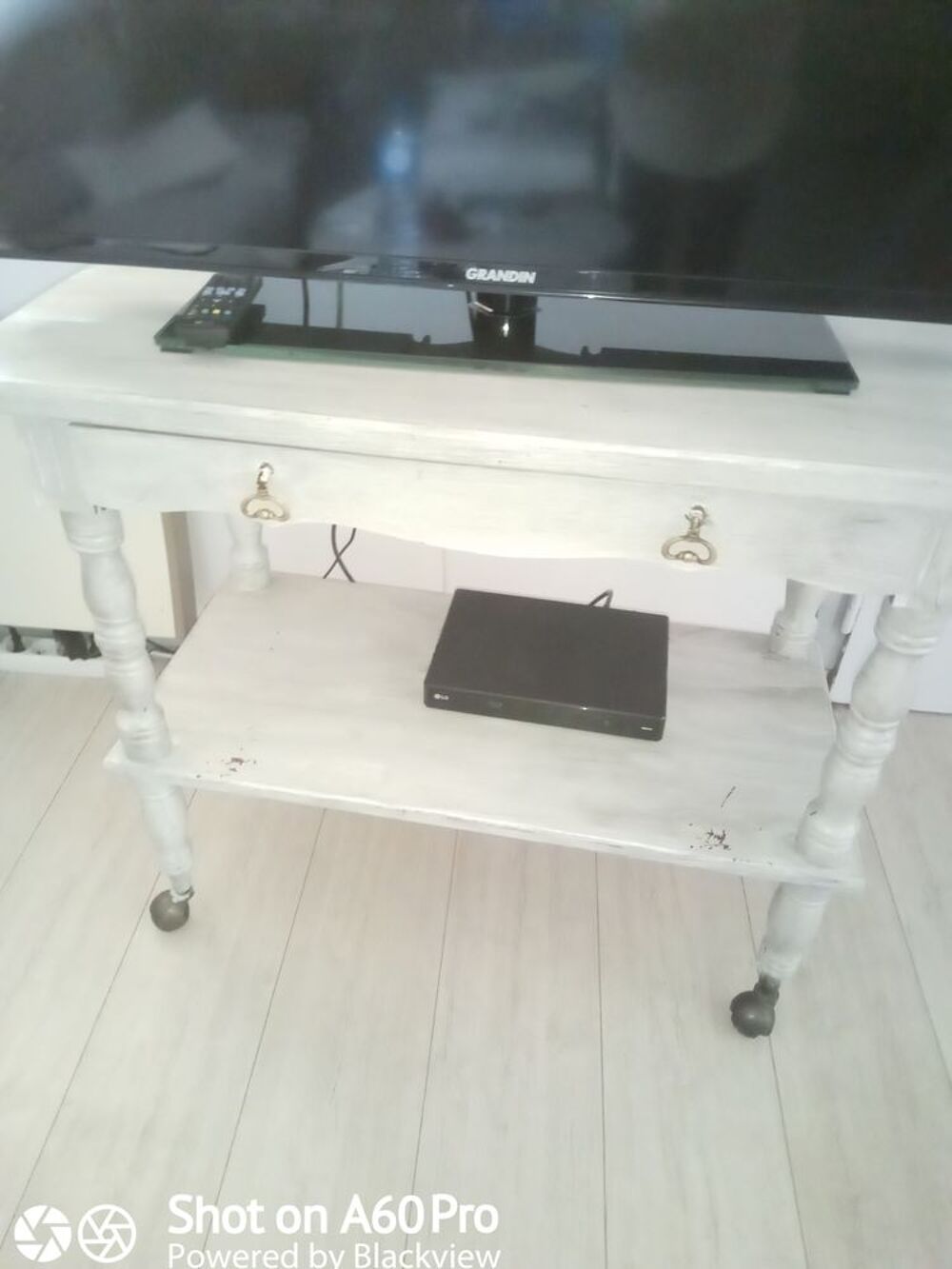 Petite table Meubles
