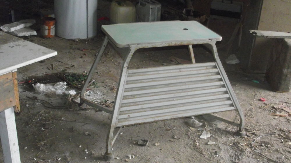 Table t&eacute;l&eacute;vision ann&eacute;es 1970 Meubles
