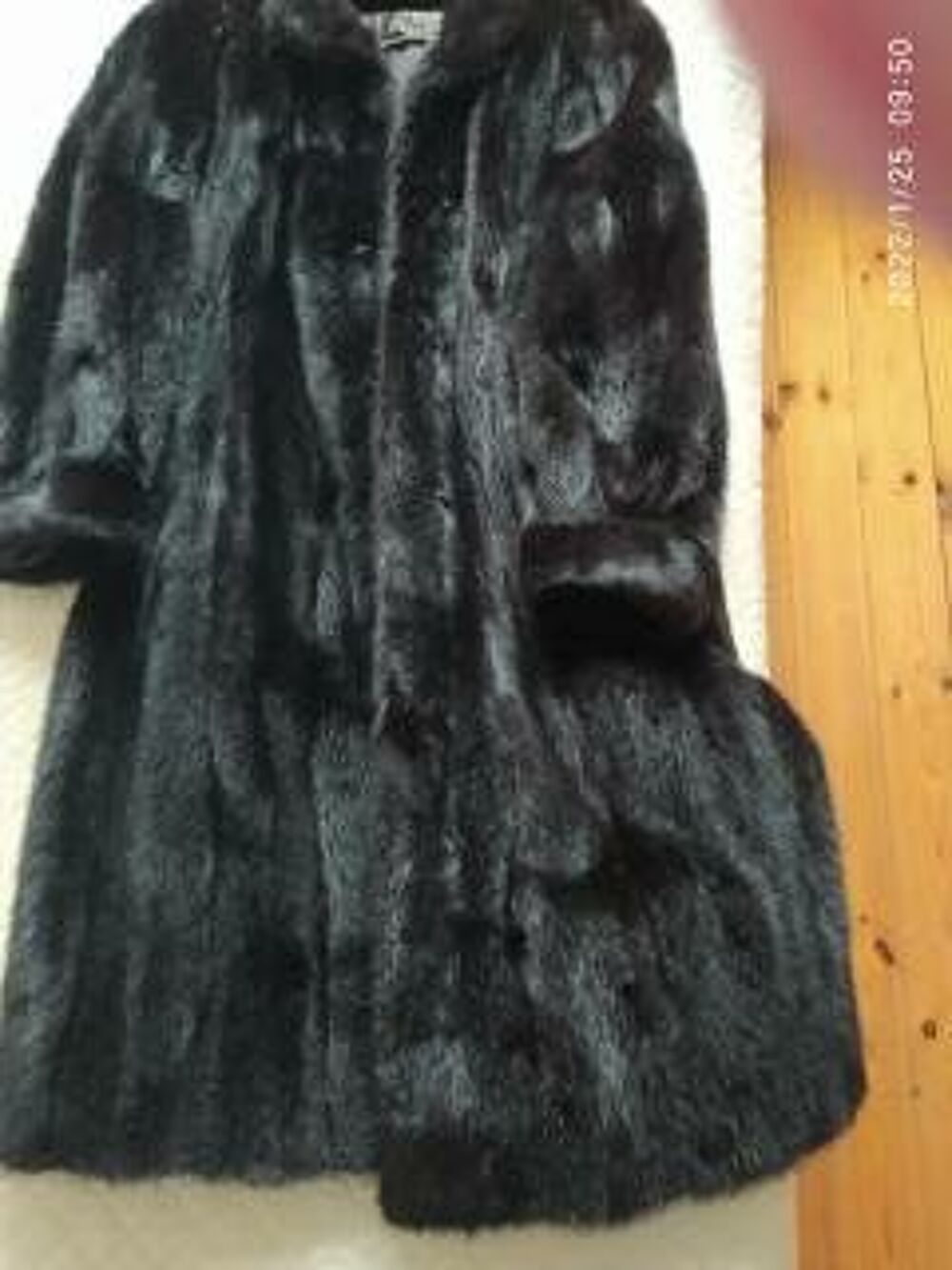 manteau de vison femme des ann&eacute;es 80 de taille 110 x 51 Vêtements
