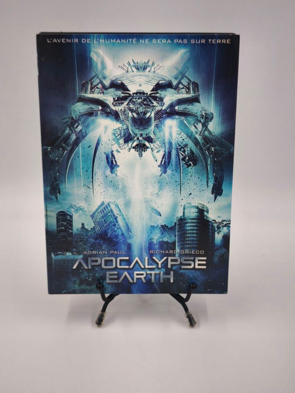 Film DVD Apocalypse Earth en boite DVD et blu-ray