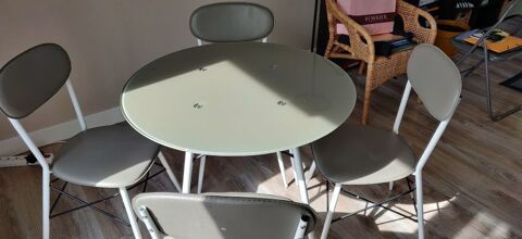 Table ronde en verre avec 4 chaises 50 Briare (45)