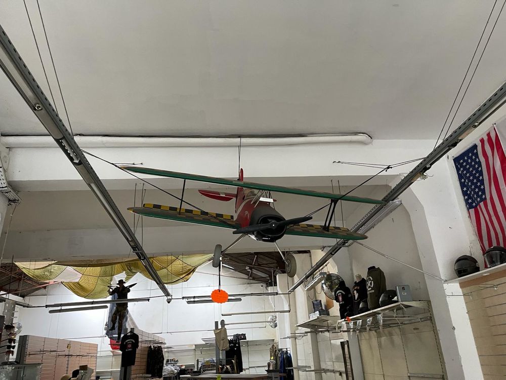 Avion mod&eacute;lisme d&eacute;motoris&eacute; 