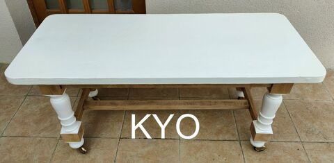 Table basse rectangulaire, bois blanc, roulettes, 110x47 39 Foncine-le-Haut (39)