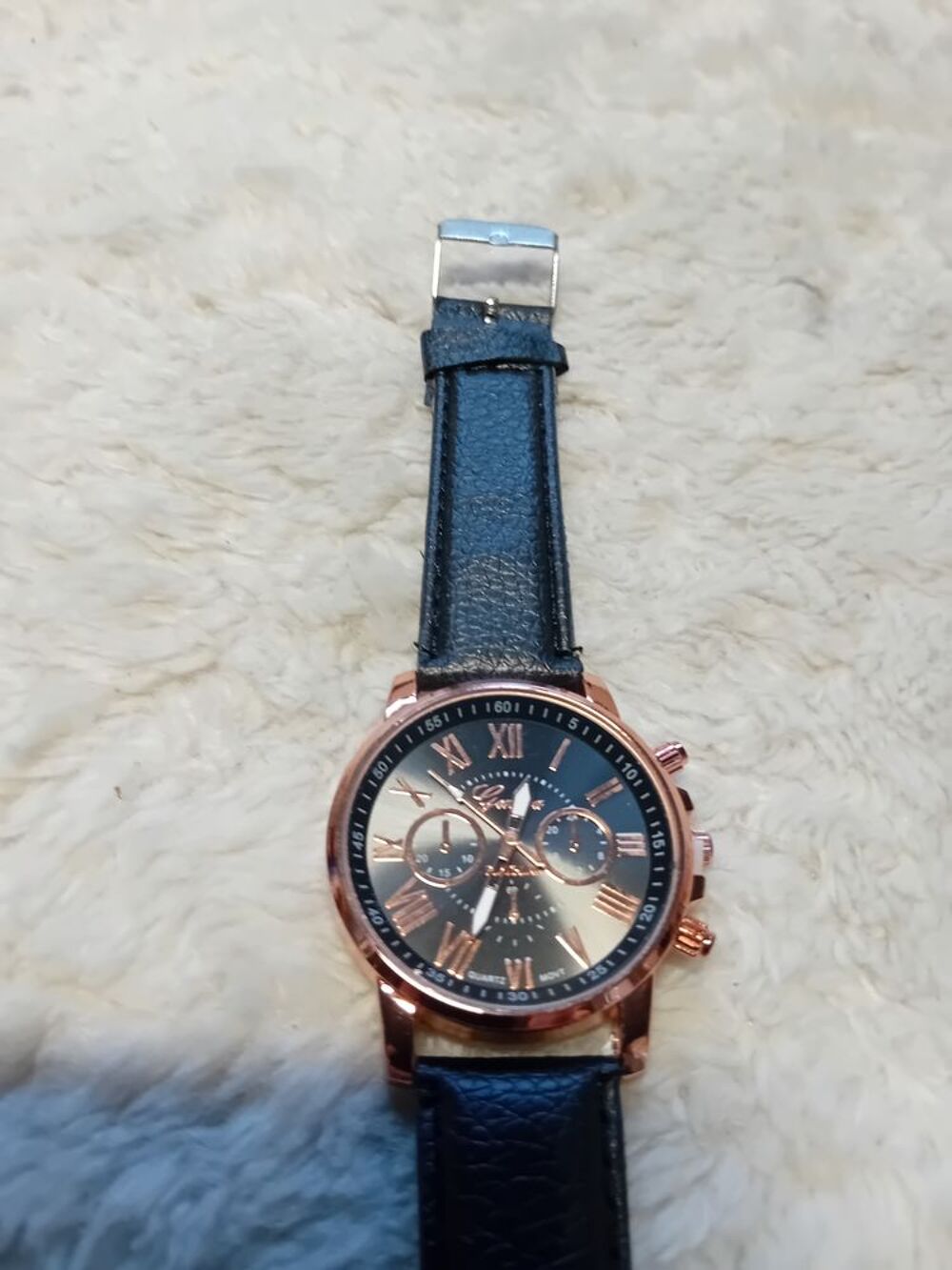 Promo Jolie montre pour femmes/filles NOIRE neuve
Bijoux et montres