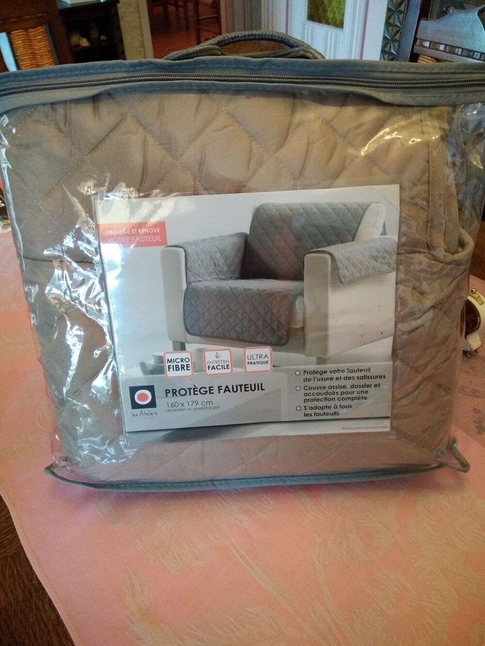 PROTEGE FAUTEUILS + RIDEAU DE PORTE Décoration