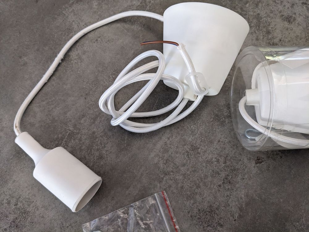 1 Suspension BLANC lustre plafonnier lampe NEUF JAMAIS UTILI Bricolage
