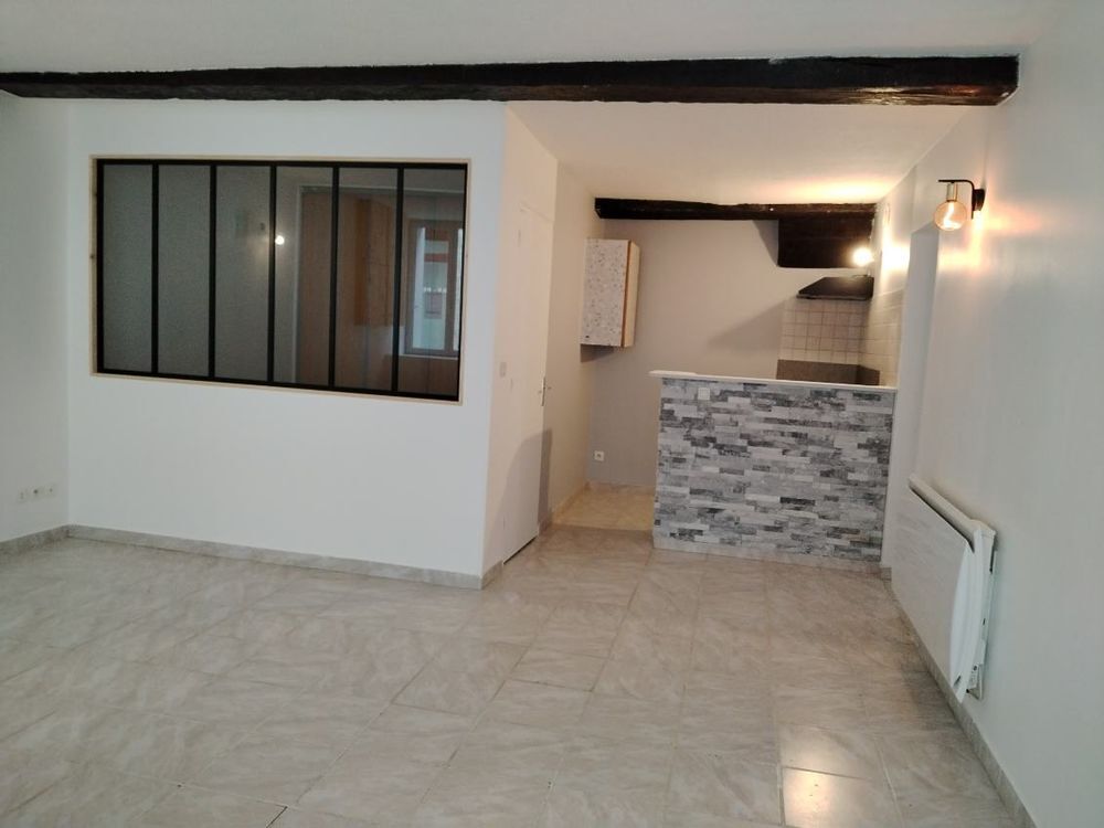 Location Appartement F2 centre village Le grand-serre