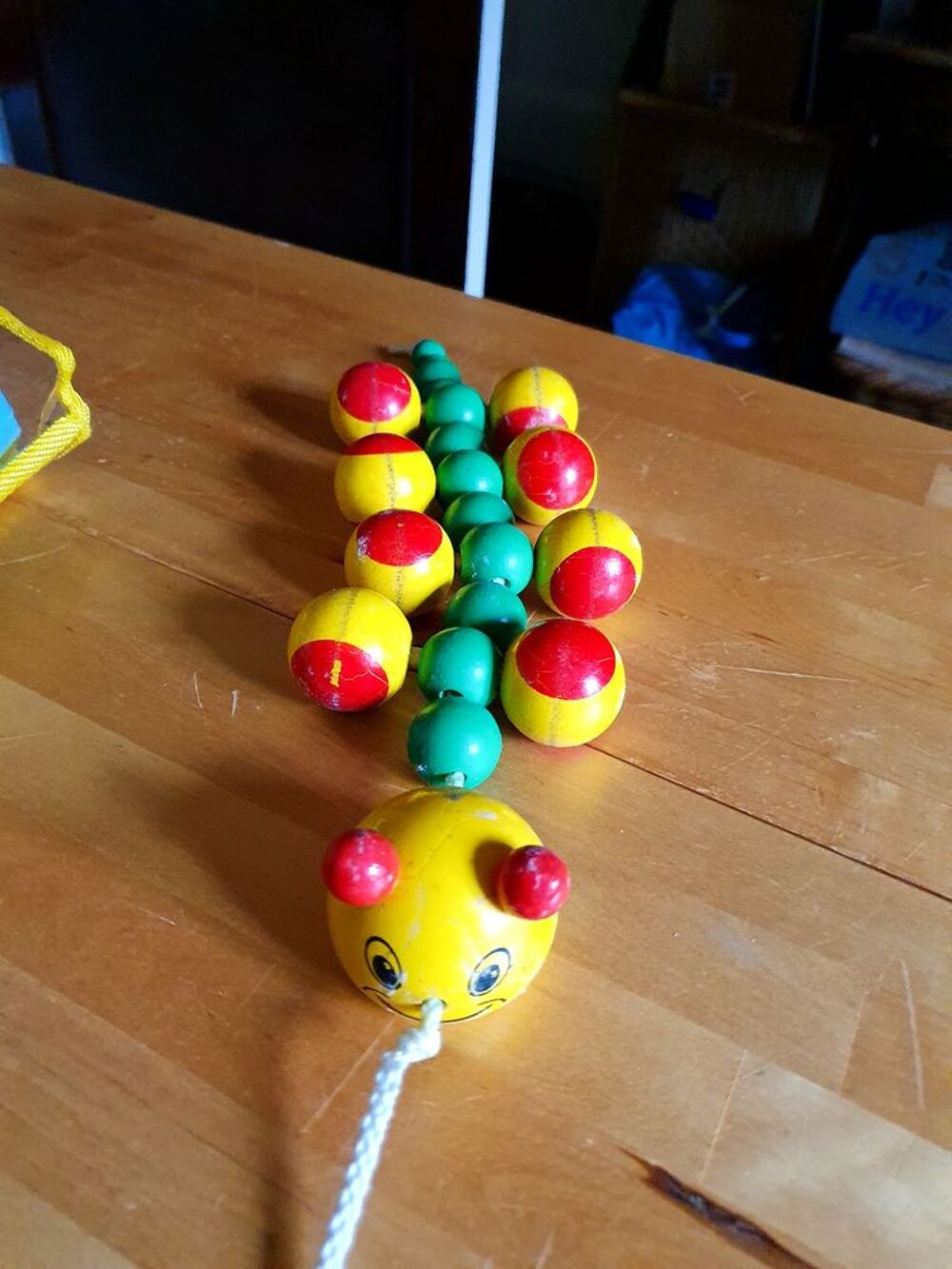 Chenille en bois &agrave; tracter Jeux / jouets