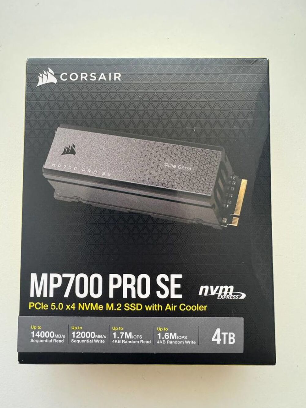 NEUF SSD CORSAIR MP700 Pro SE 4TO Matériel informatique